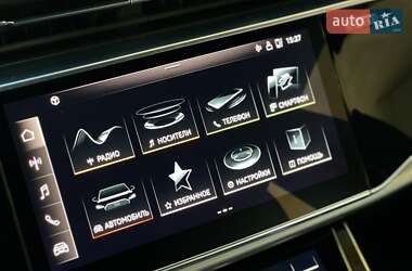 Внедорожник / Кроссовер Audi Q8 2021 в 