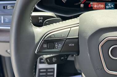 Внедорожник / Кроссовер Audi Q8 2018 в 