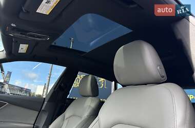Внедорожник / Кроссовер Audi Q8 2018 в 