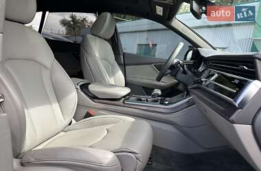 Внедорожник / Кроссовер Audi Q8 2018 в 