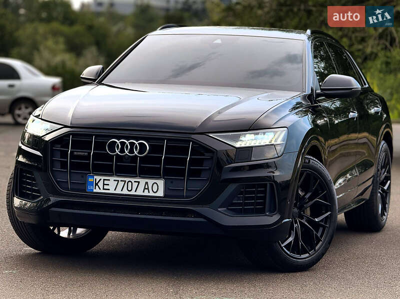 Внедорожник / Кроссовер Audi Q8 2019 в 