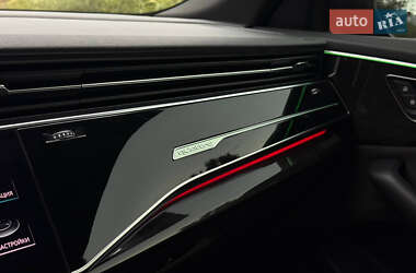 Внедорожник / Кроссовер Audi Q8 2019 в 