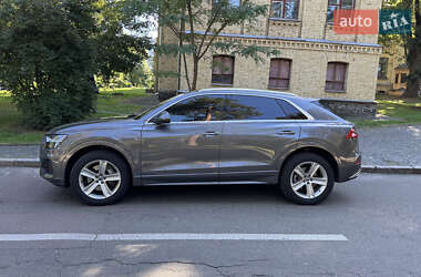 Внедорожник / Кроссовер Audi Q8 2018 в 
