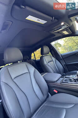 Внедорожник / Кроссовер Audi Q8 2018 в 