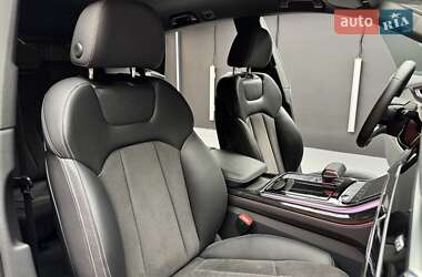 Внедорожник / Кроссовер Audi Q8 2019 в 