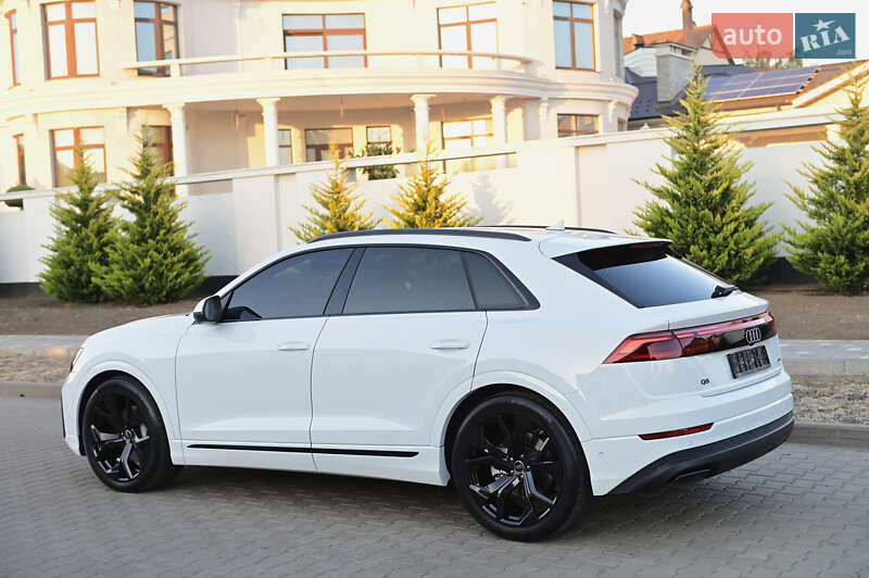 Позашляховик / Кросовер Audi Q8 2025 в Львові