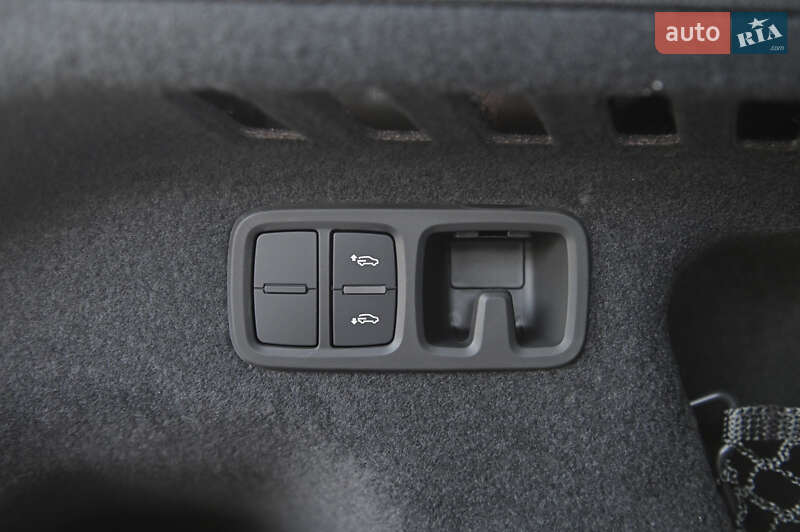 Позашляховик / Кросовер Audi Q8 2025 в Львові