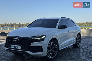 Внедорожник / Кроссовер Audi Q8 2019 в 