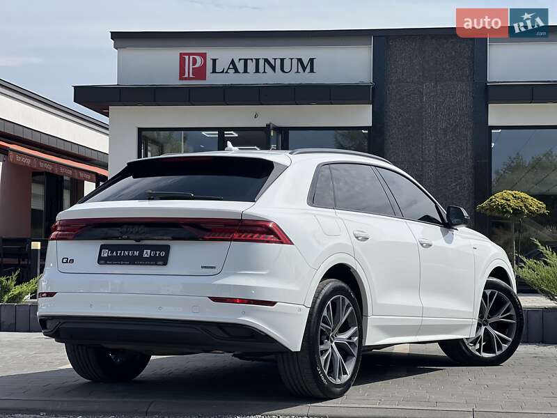 Внедорожник / Кроссовер Audi Q8 2023 в Ужгороде