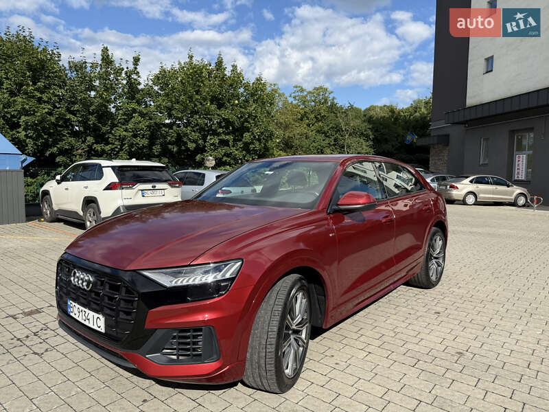Позашляховик / Кросовер Audi Q8 2020 в Львові