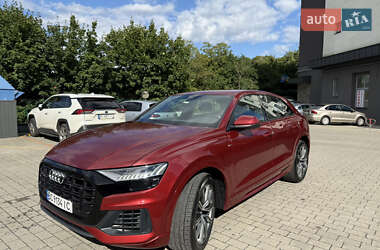Позашляховик / Кросовер Audi Q8 2020 в 