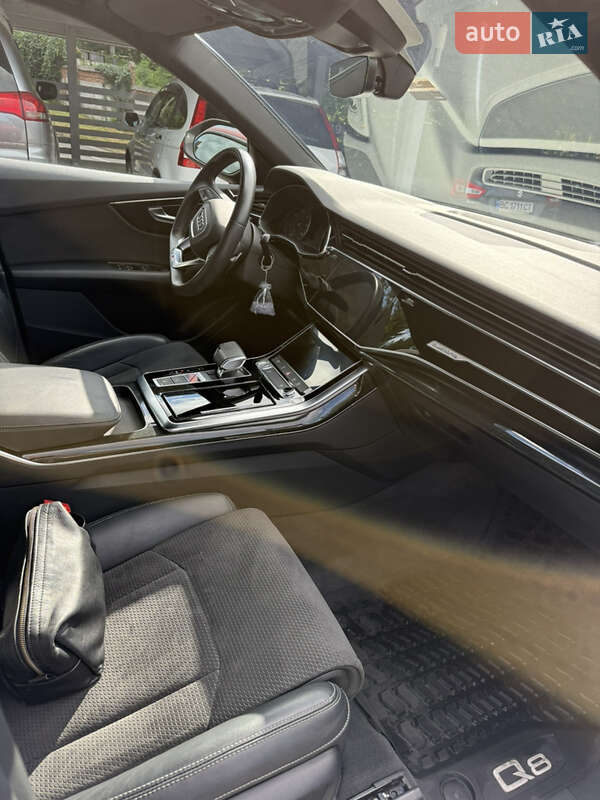 Позашляховик / Кросовер Audi Q8 2020 в Львові