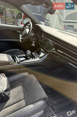 Позашляховик / Кросовер Audi Q8 2020 в 