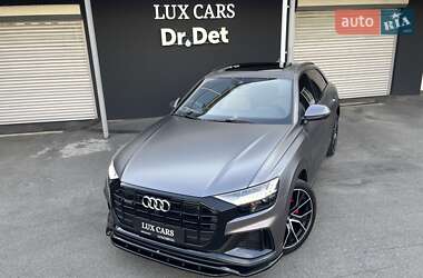 Внедорожник / Кроссовер Audi Q8 2018 в 