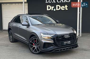 Внедорожник / Кроссовер Audi Q8 2018 в 