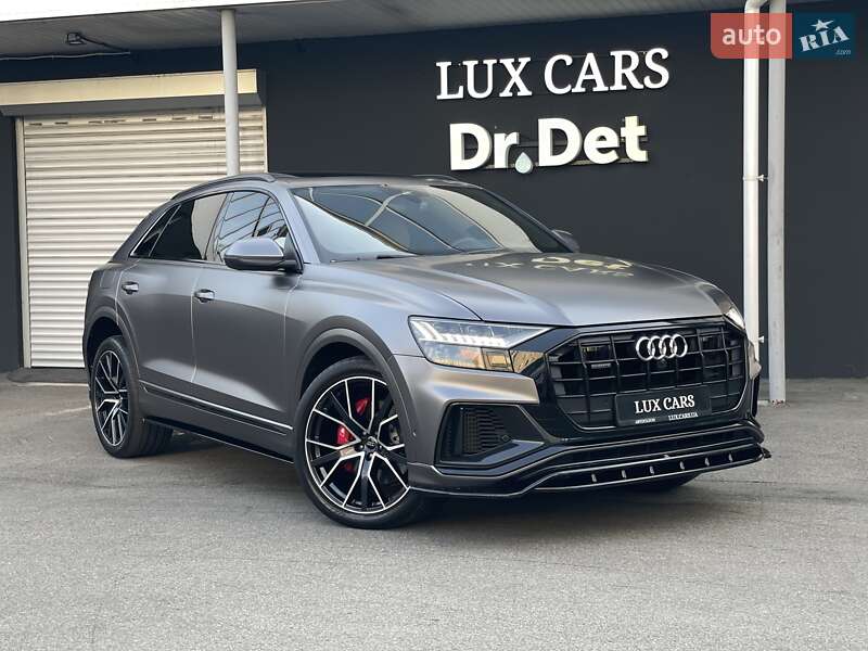 Внедорожник / Кроссовер Audi Q8 2018 в 