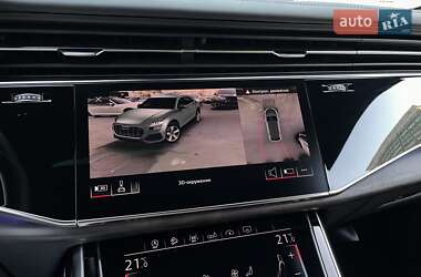 Внедорожник / Кроссовер Audi Q8 2018 в 
