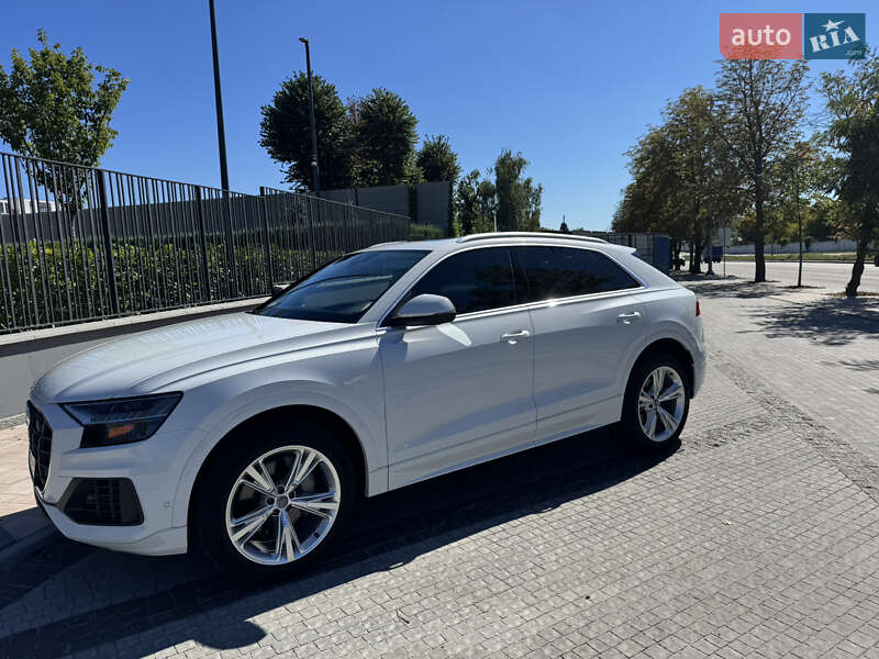 Внедорожник / Кроссовер Audi Q8 2018 в Киеве