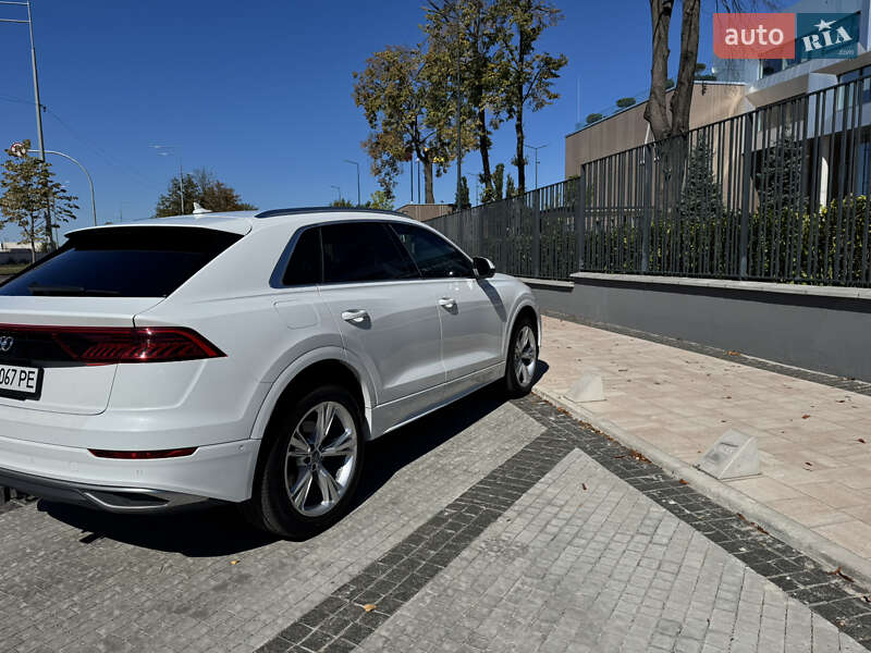Внедорожник / Кроссовер Audi Q8 2018 в Киеве