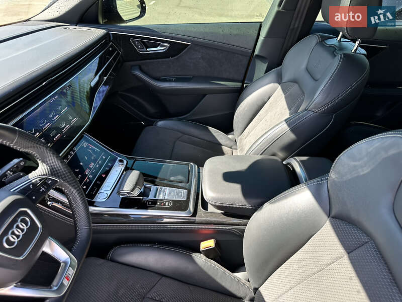 Внедорожник / Кроссовер Audi Q8 2019 в Одессе