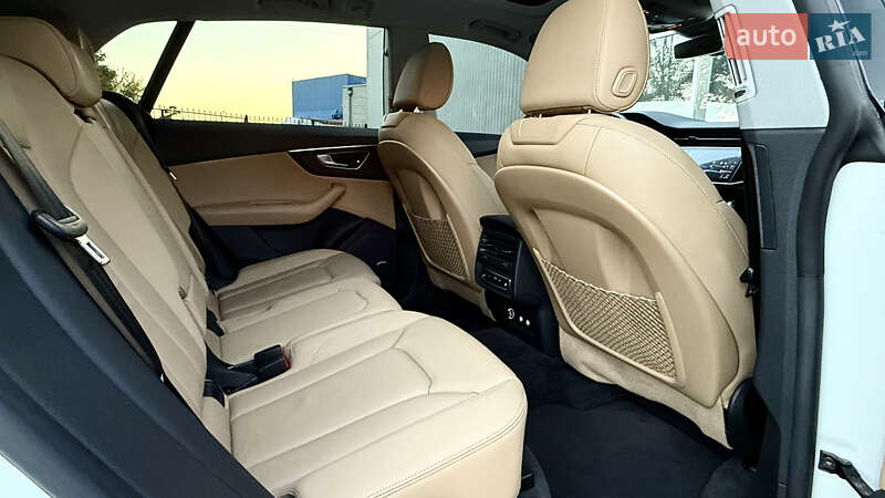 Внедорожник / Кроссовер Audi Q8 2019 в Запорожье