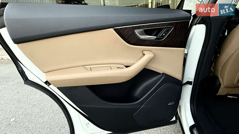 Внедорожник / Кроссовер Audi Q8 2019 в Запорожье