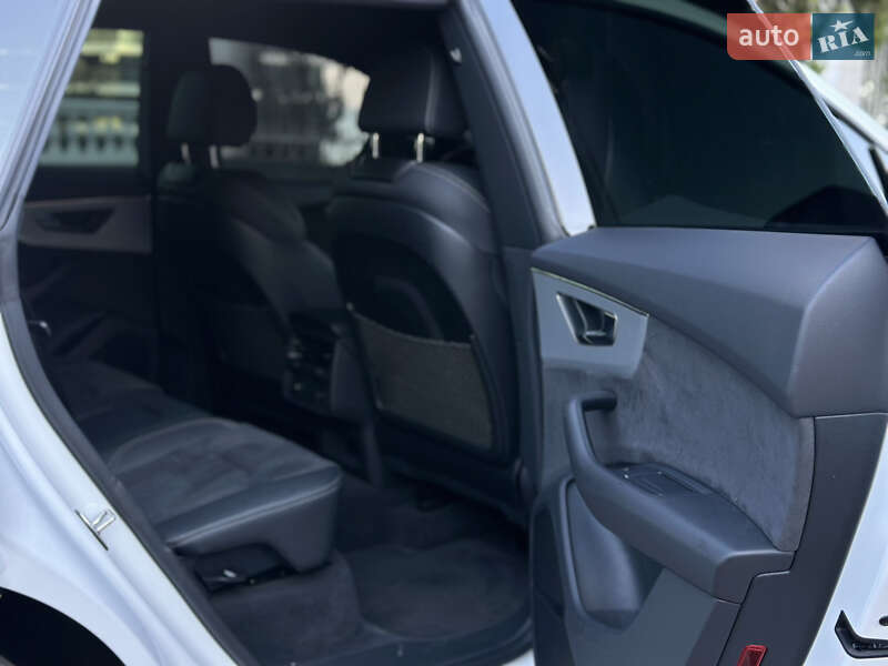 Позашляховик / Кросовер Audi Q8 2023 в Одесі