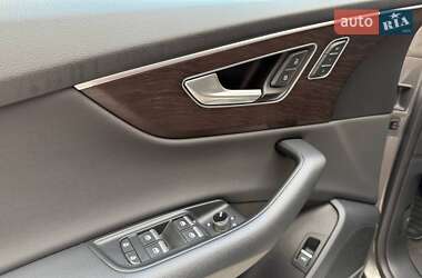 Внедорожник / Кроссовер Audi Q8 2019 в 