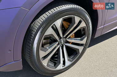 Внедорожник / Кроссовер Audi Q8 2021 в 