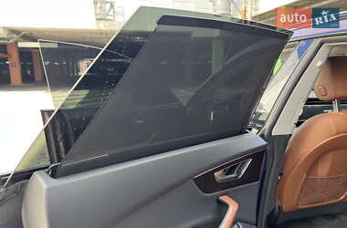 Внедорожник / Кроссовер Audi Q8 2021 в 