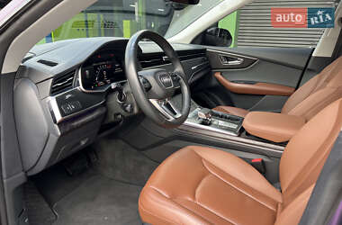 Внедорожник / Кроссовер Audi Q8 2021 в 