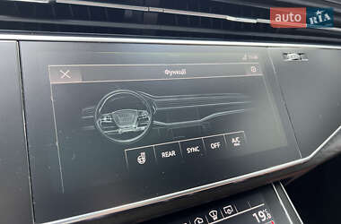 Внедорожник / Кроссовер Audi Q8 2021 в 