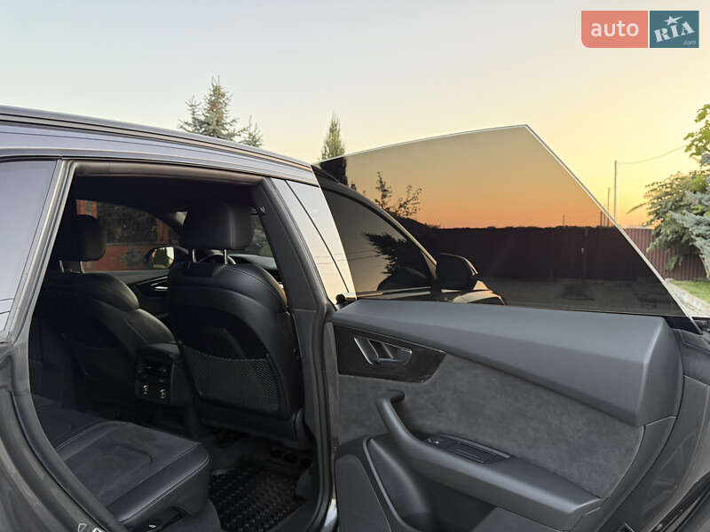 Позашляховик / Кросовер Audi Q8 2019 в Києві