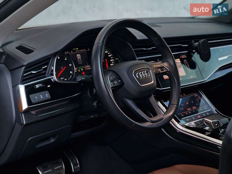 Внедорожник / Кроссовер Audi Q8 2019 в Одессе