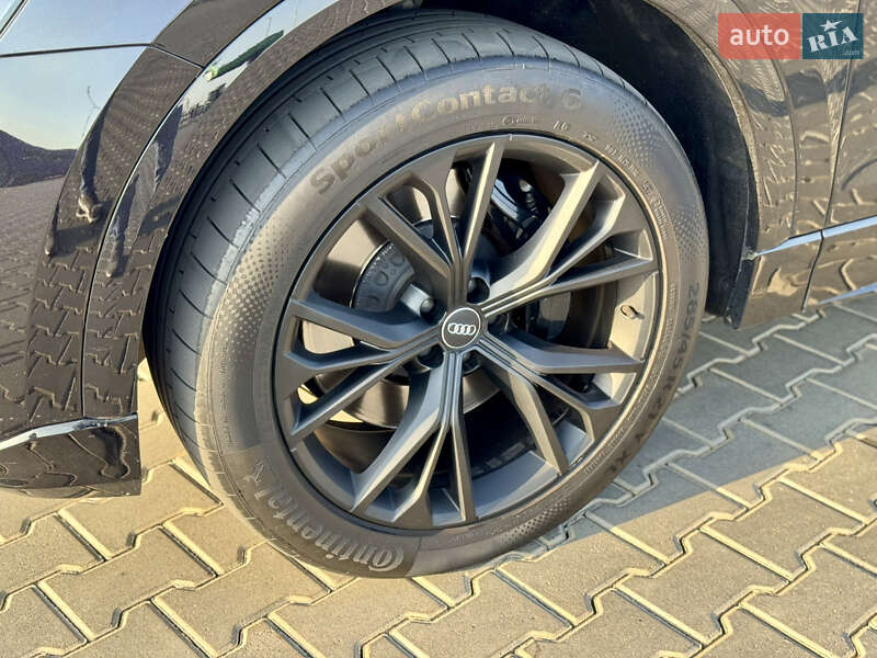 Внедорожник / Кроссовер Audi Q8 2020 в Киеве