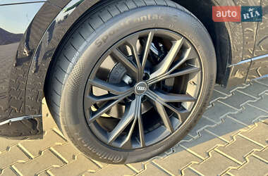 Внедорожник / Кроссовер Audi Q8 2020 в 