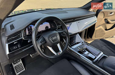 Внедорожник / Кроссовер Audi Q8 2020 в 