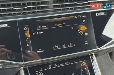 Внедорожник / Кроссовер Audi Q8 2020 в 