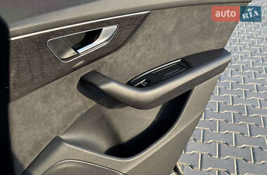 Внедорожник / Кроссовер Audi Q8 2020 в 