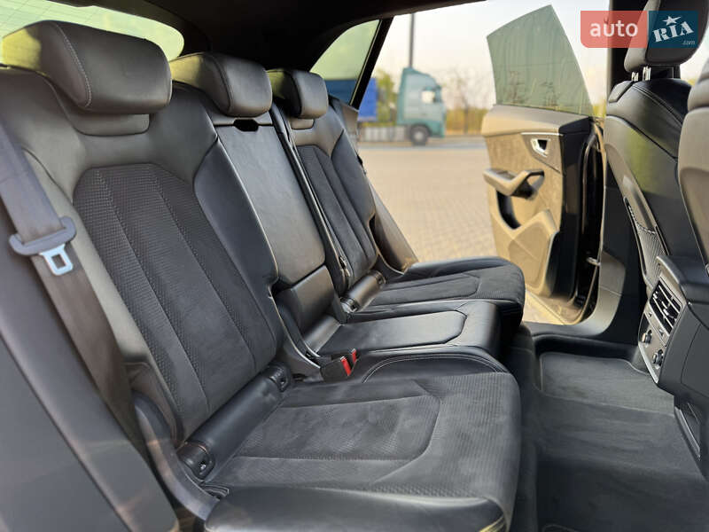 Внедорожник / Кроссовер Audi Q8 2020 в Киеве