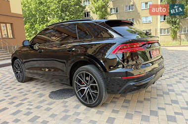 Внедорожник / Кроссовер Audi Q8 2019 в 
