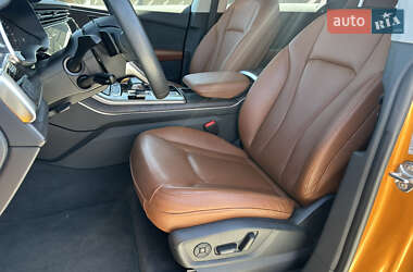 Позашляховик / Кросовер Audi Q8 2019 в 