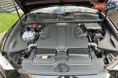 Внедорожник / Кроссовер Audi Q8 2020 в 