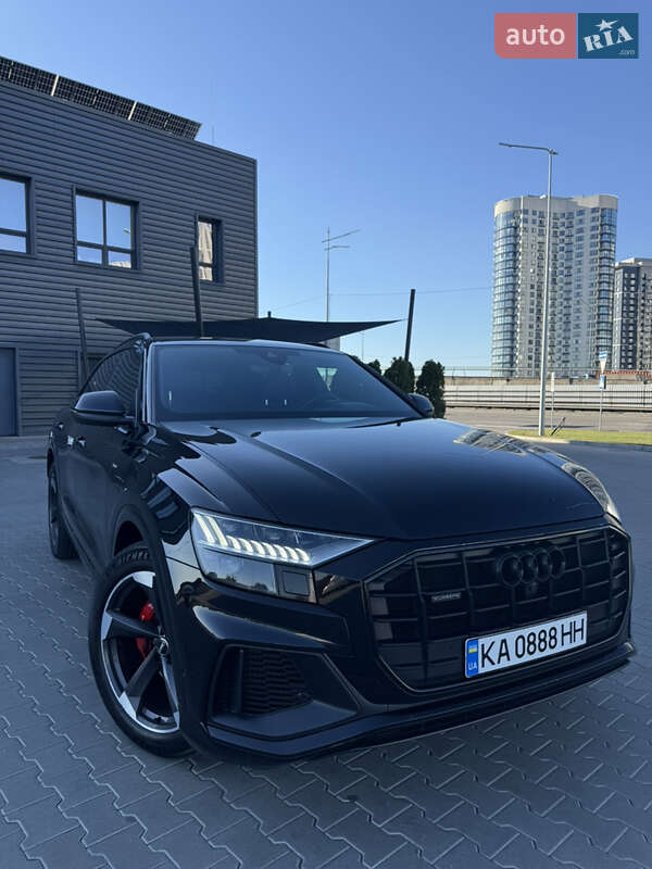 Внедорожник / Кроссовер Audi Q8 2019 в 