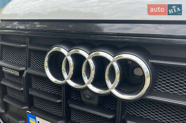 Внедорожник / Кроссовер Audi Q8 2020 в 