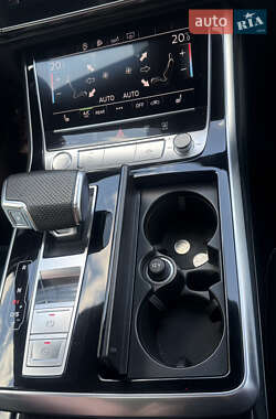Внедорожник / Кроссовер Audi Q8 2020 в 