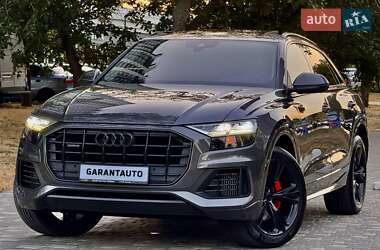 Внедорожник / Кроссовер Audi Q8 2019 в 