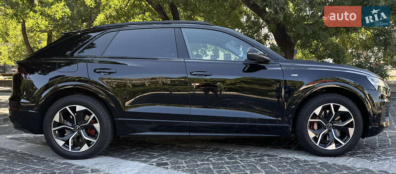 Позашляховик / Кросовер Audi Q8 2020 в Одесі