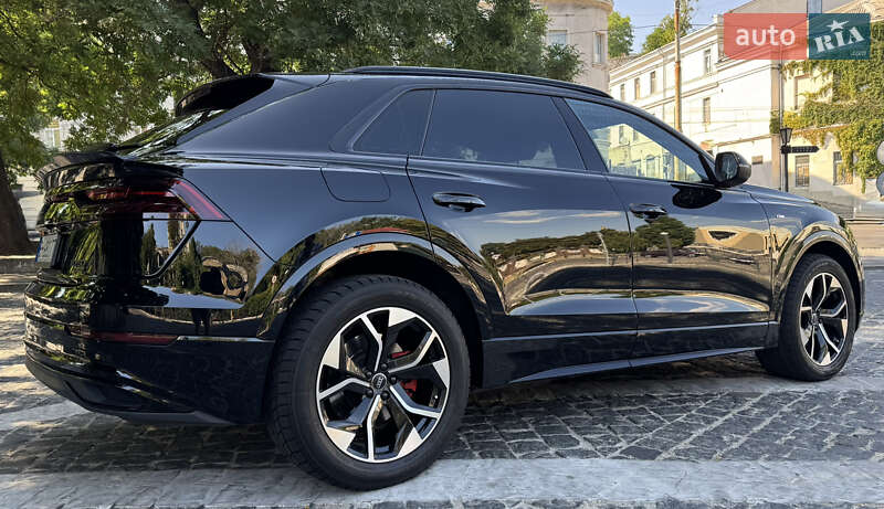 Позашляховик / Кросовер Audi Q8 2020 в Одесі