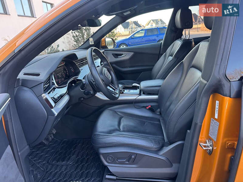 Позашляховик / Кросовер Audi Q8 2019 в Луцьку
